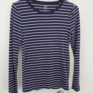 GAP long sleeve t- shirt